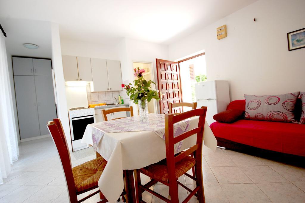 Apartments Klic Malinska Exterior photo